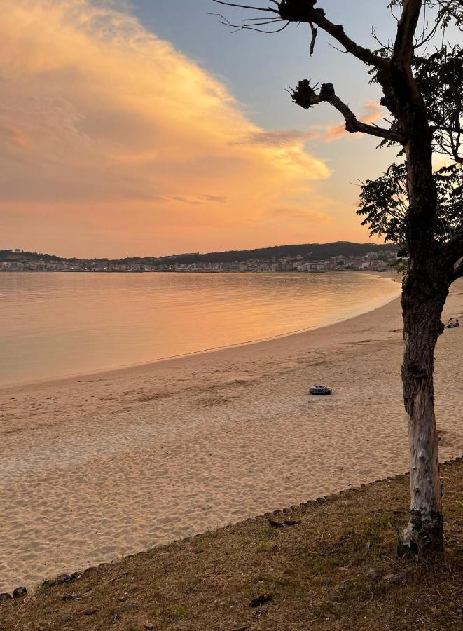 Appartamento Apartamento En La Playa Ribeira Esterno foto