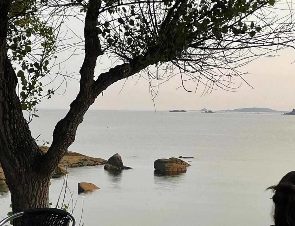 Appartamento Apartamento En La Playa Ribeira Esterno foto